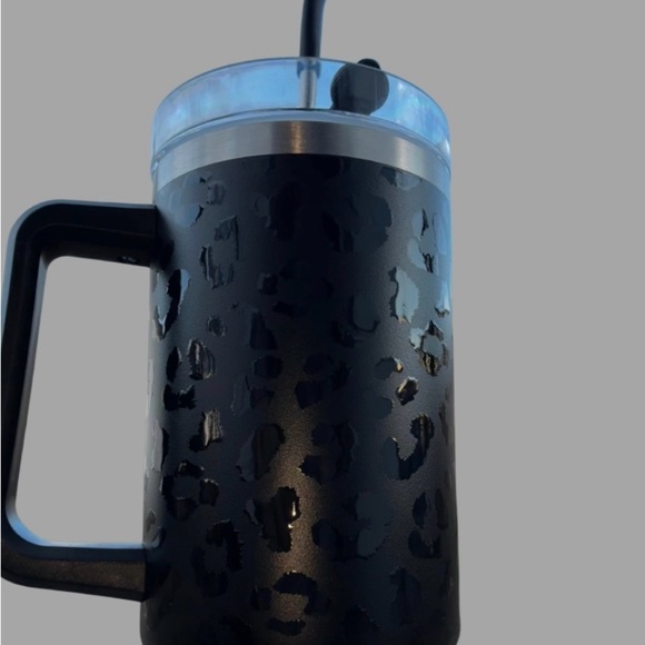 40oz Black Leopard Print Tumbler NEW - Picture 7 of 8